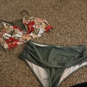 Floral and Green Women's Bikini Set